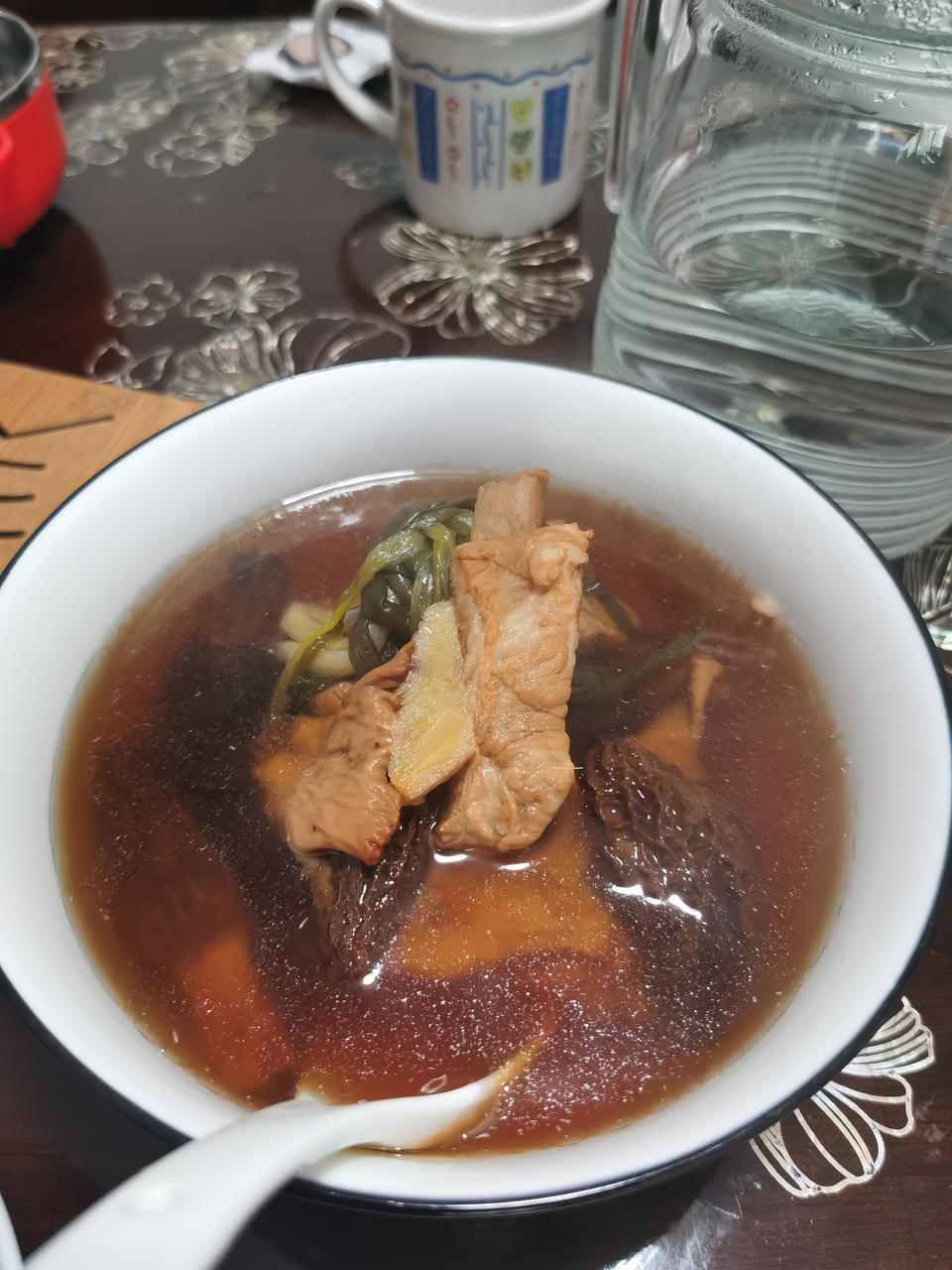 羊肚菌炖排骨汤