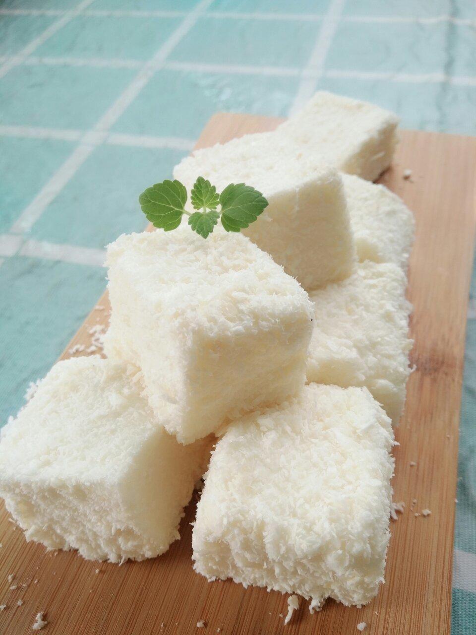 1个方子,做出2道口味一流的甜品!——椰奶小方&炸鲜奶