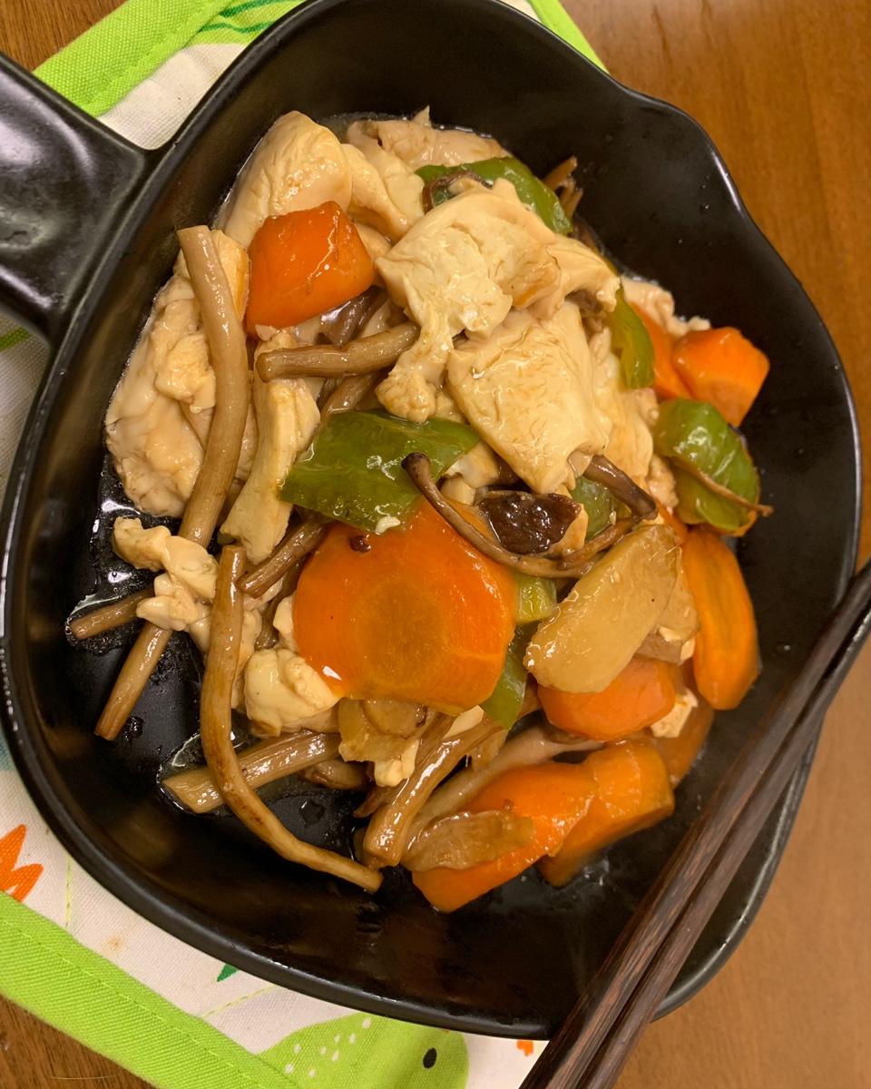 茶树菇烧豆腐