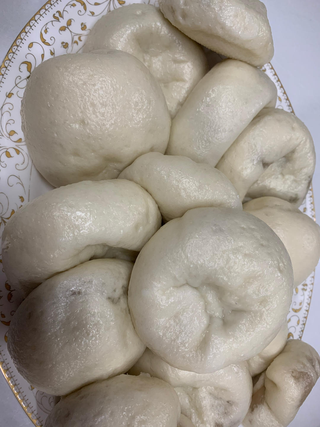 云朵般松软爆浆蜜汁叉烧包