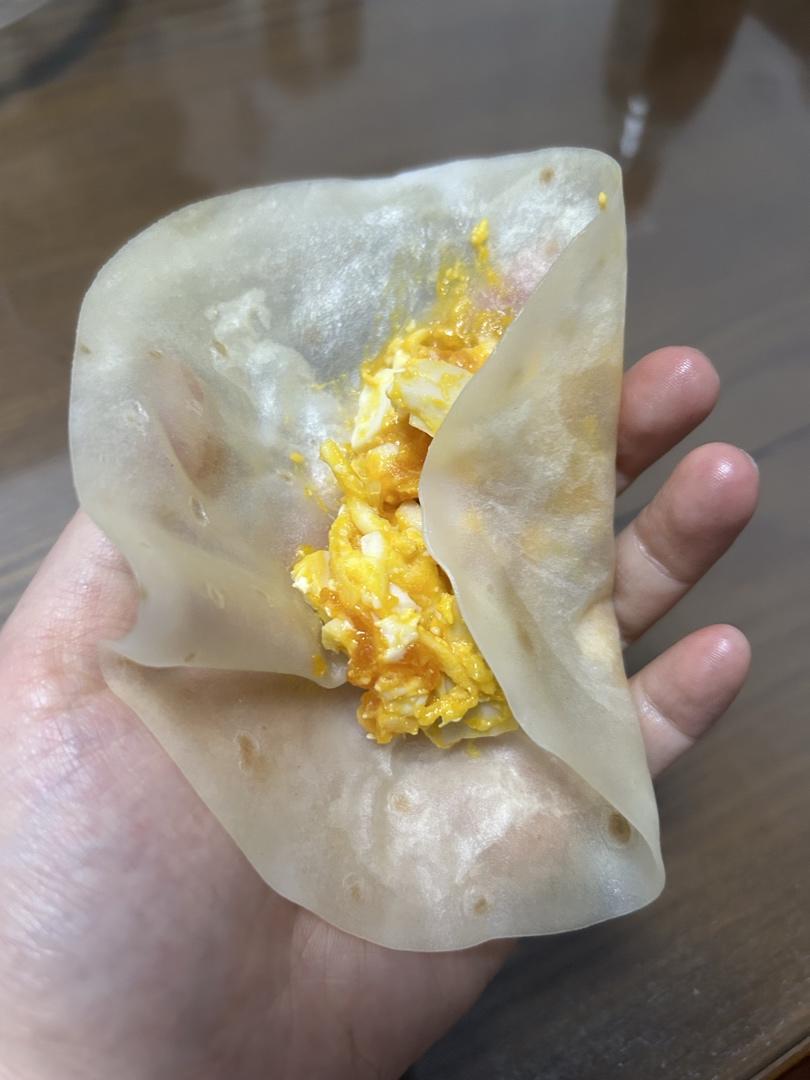 鸡蛋酱卷饼