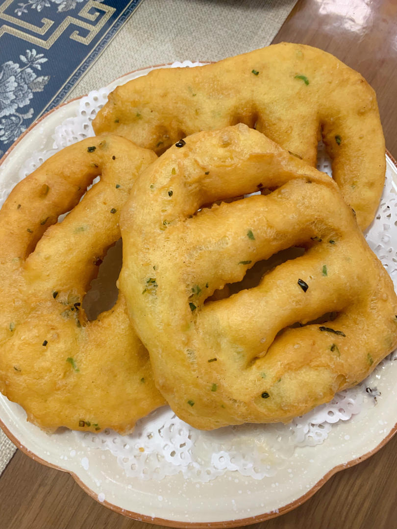 早餐店炸葱油饼 外酥里软 葱香味十足 附细节视频详解