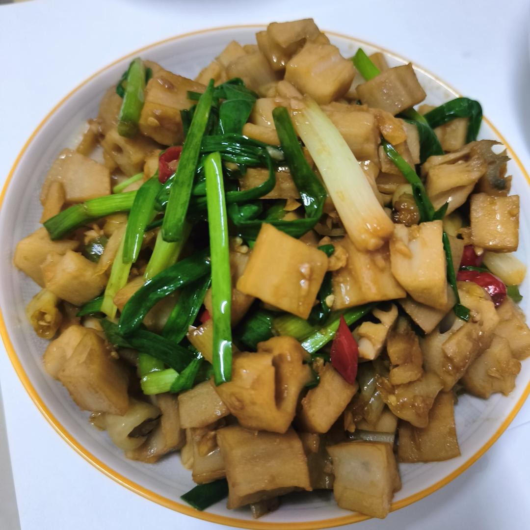 家常快手菜小炒藕丁真香