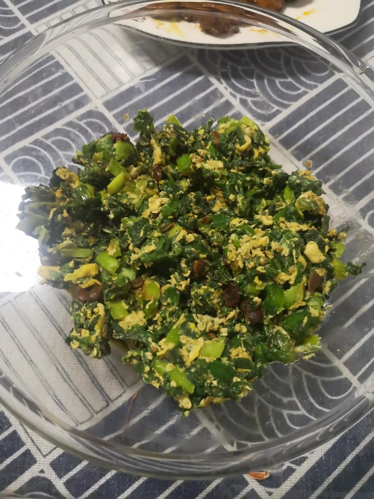 生菜卷的韭菜鸡蛋酱