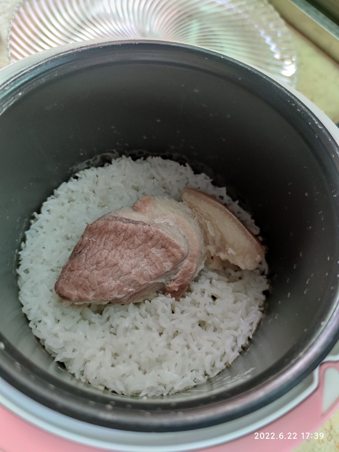 电饭锅.白切猪肉的做法