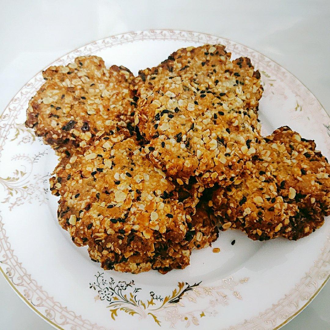 素食:有机燕麦芝麻大饼干
