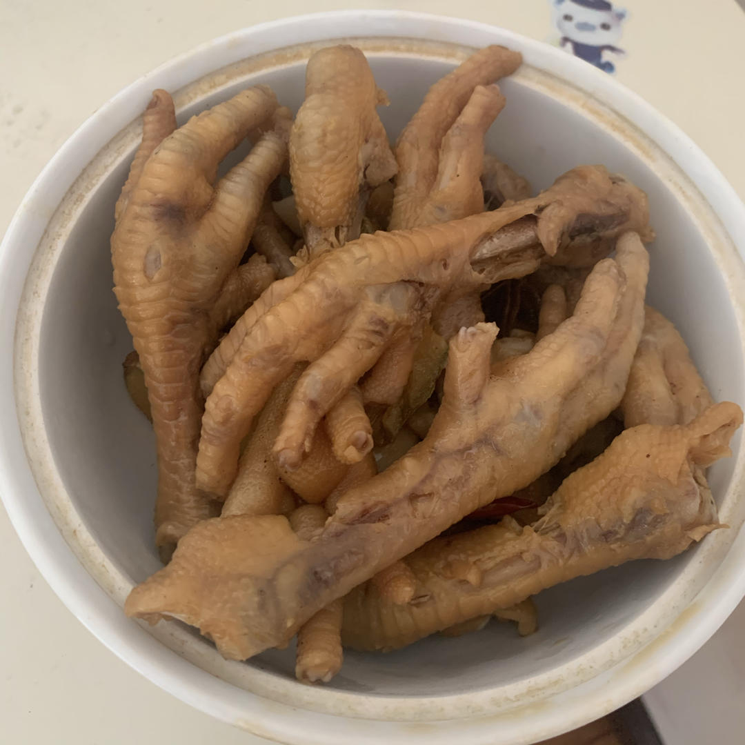 好吃到手指都吃掉的卤鸡爪