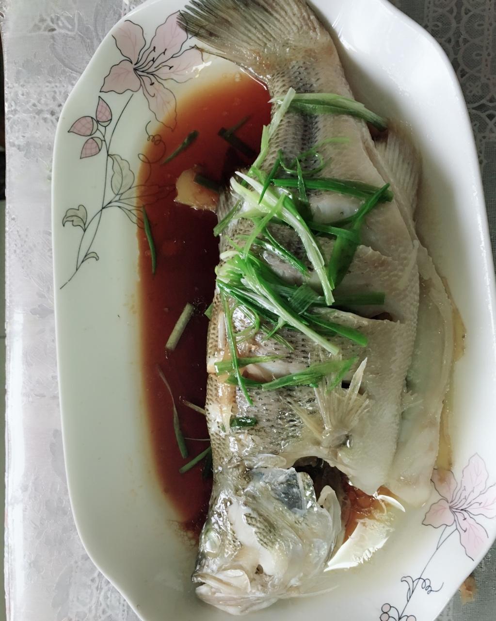 蒸鲈鱼