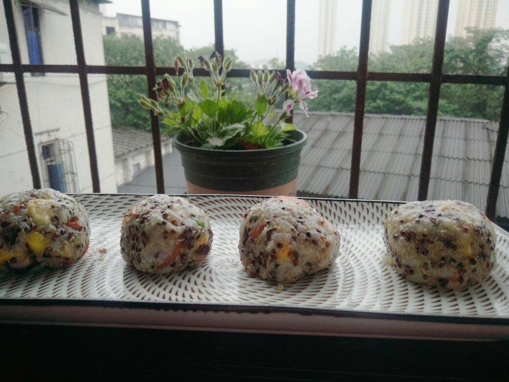 藜麦糯米球