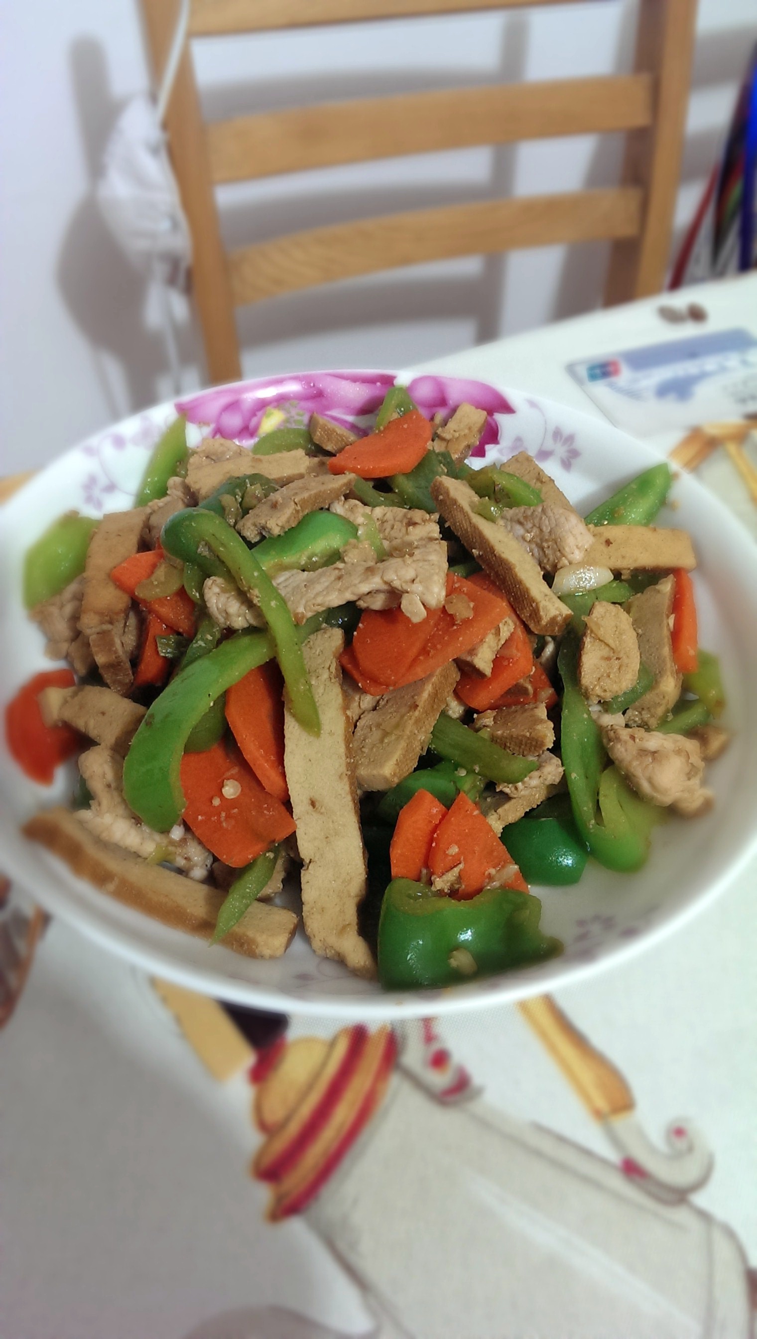 青椒香干炒肉丝