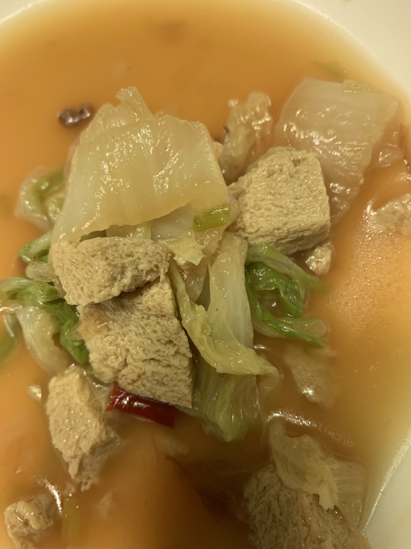 超级简单白菜炖冻豆腐