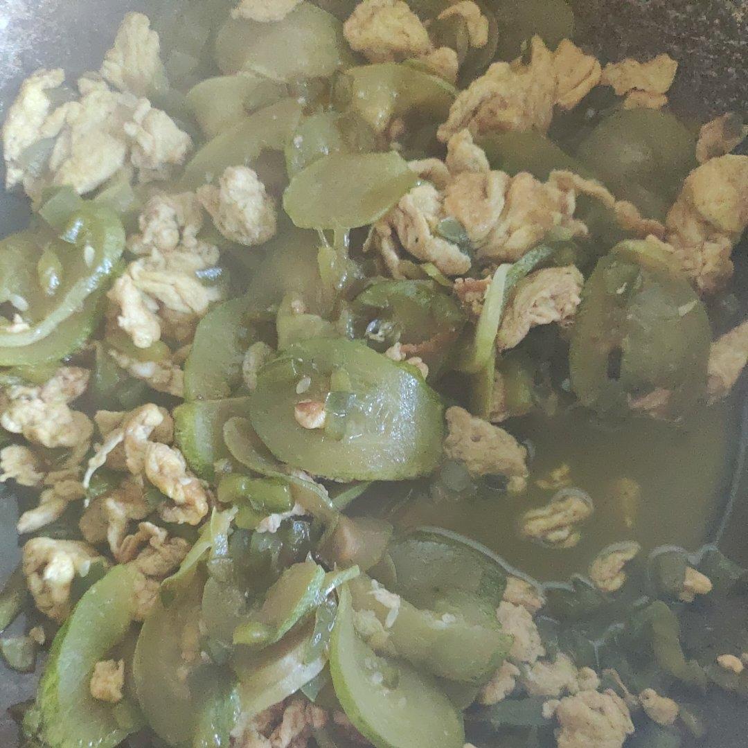 黄瓜青椒香肠炒蛋 快手减脂餐