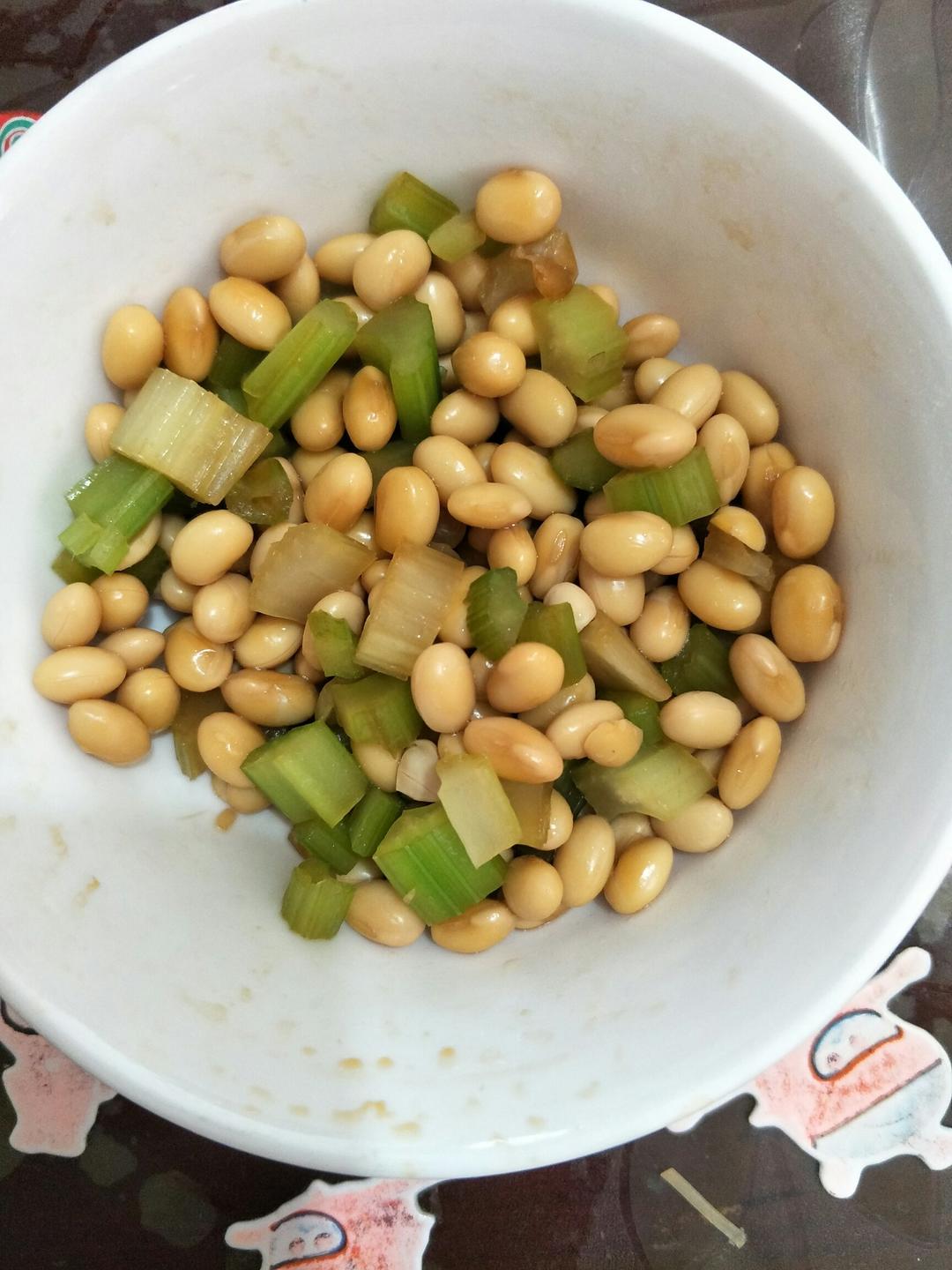 爽口小咸菜（芹菜黄豆）
