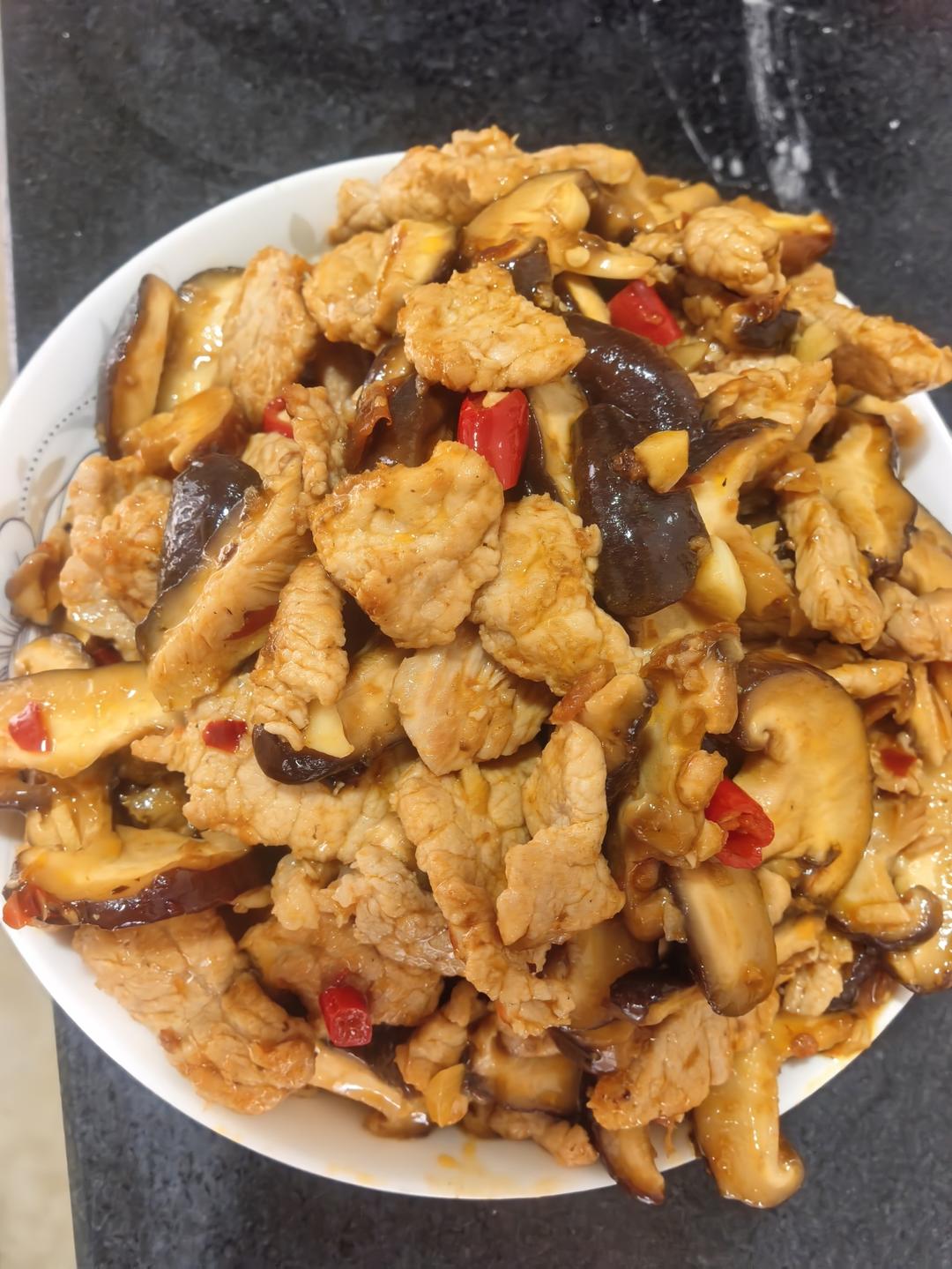 香菇炒肉｜贼香