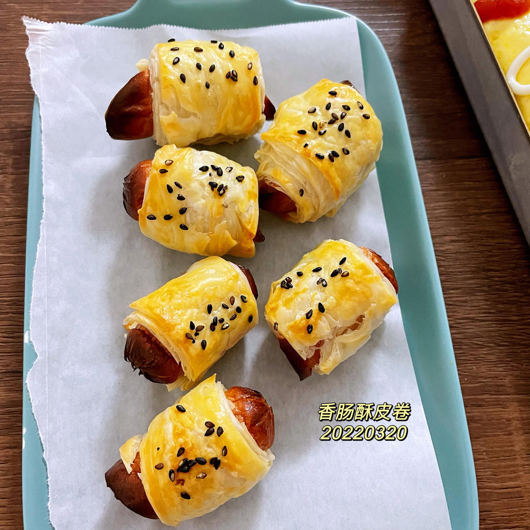 香肠酥皮卷：手抓饼皮还能这样吃，不用和面快速搞定早餐