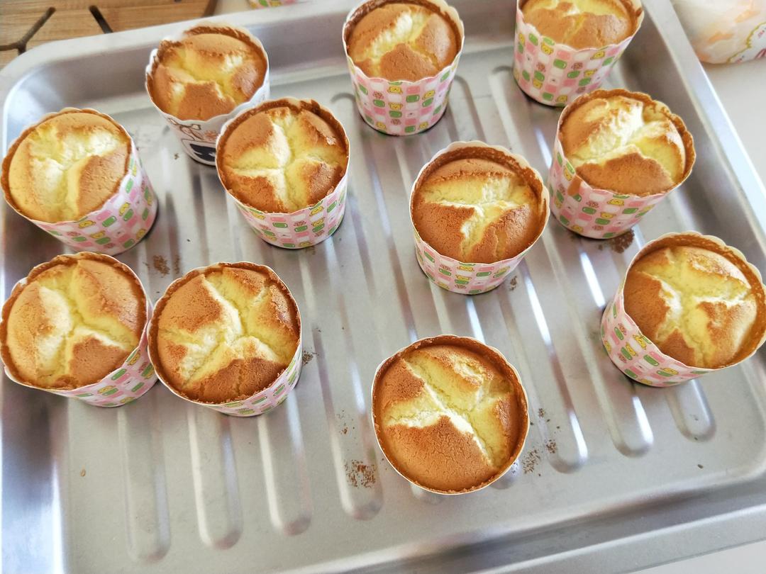 烤箱做蛋糕（戚风蛋糕的做法）