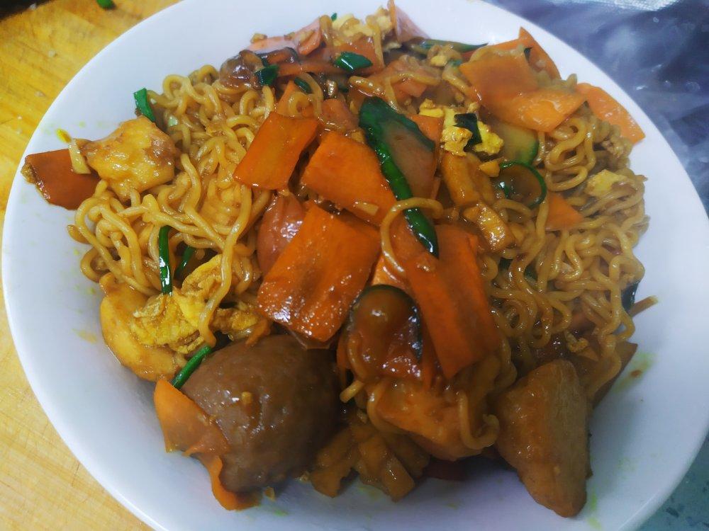 路边摊风味炒方便面