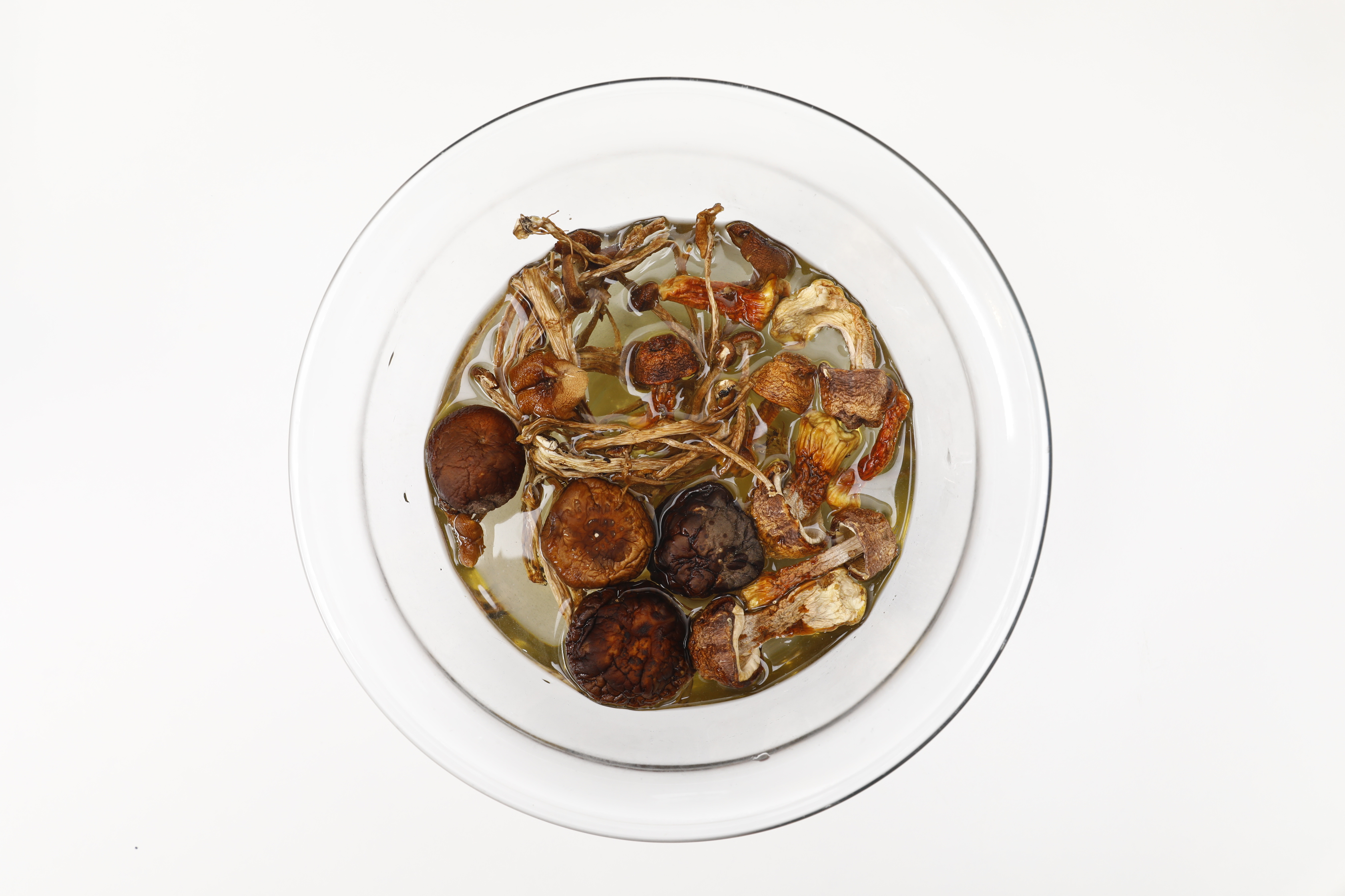 茶树菇菌菇炖鸡汤-凯度蒸烤箱的做法 步骤2
