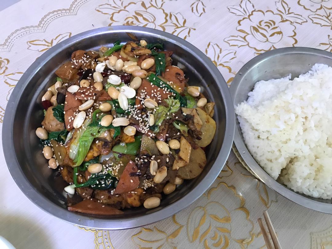 厨师长教你：“麻辣香锅”的正宗做法，看得口水直流 ！