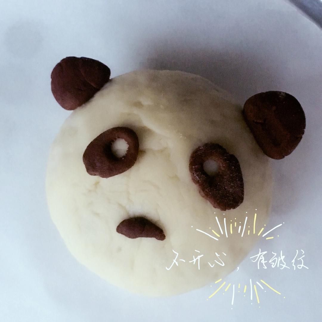 萌种之～熊猫豆沙包