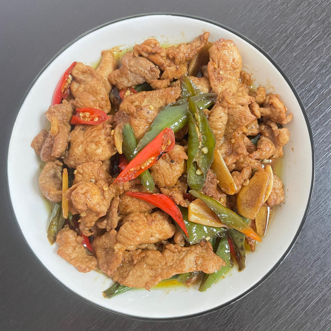 厨师长教你：“小炒肉”的家常做法，家常味很浓郁，先收藏起来