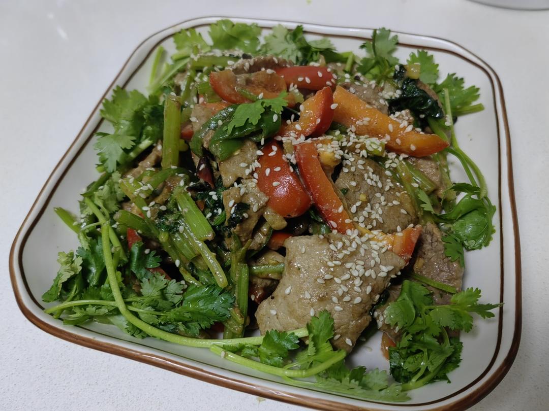 下饭神器又来了，试试这道芹菜炒牛肉！！