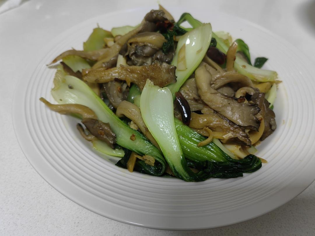 素菜也鲜甜的平菇炒青菜