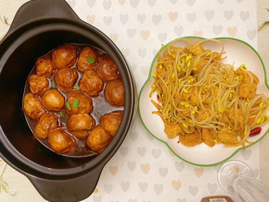 黄豆芽炒油豆腐