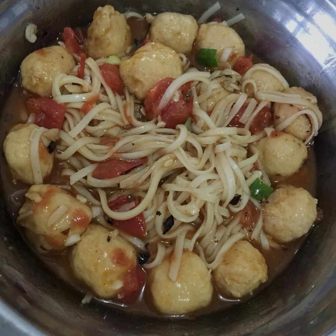茄汁鸡丸浓汤面