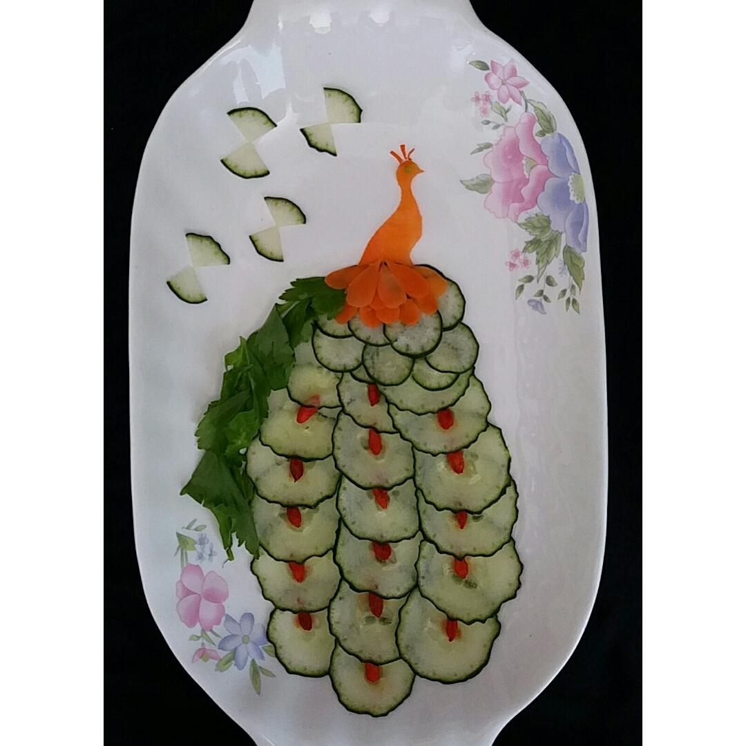 小龙女_5y4b做的蔬菜拼盘盘饰摆盘(孔雀)