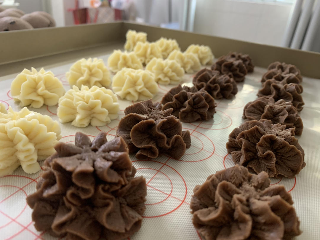 一抿即化酥到掉渣的珍妮曲奇云顶小花/烘焙视频饼干篇1