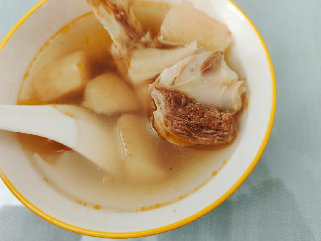 萝卜比鸭好吃的酸萝卜老鸭汤（也可以作为火锅底料呢）