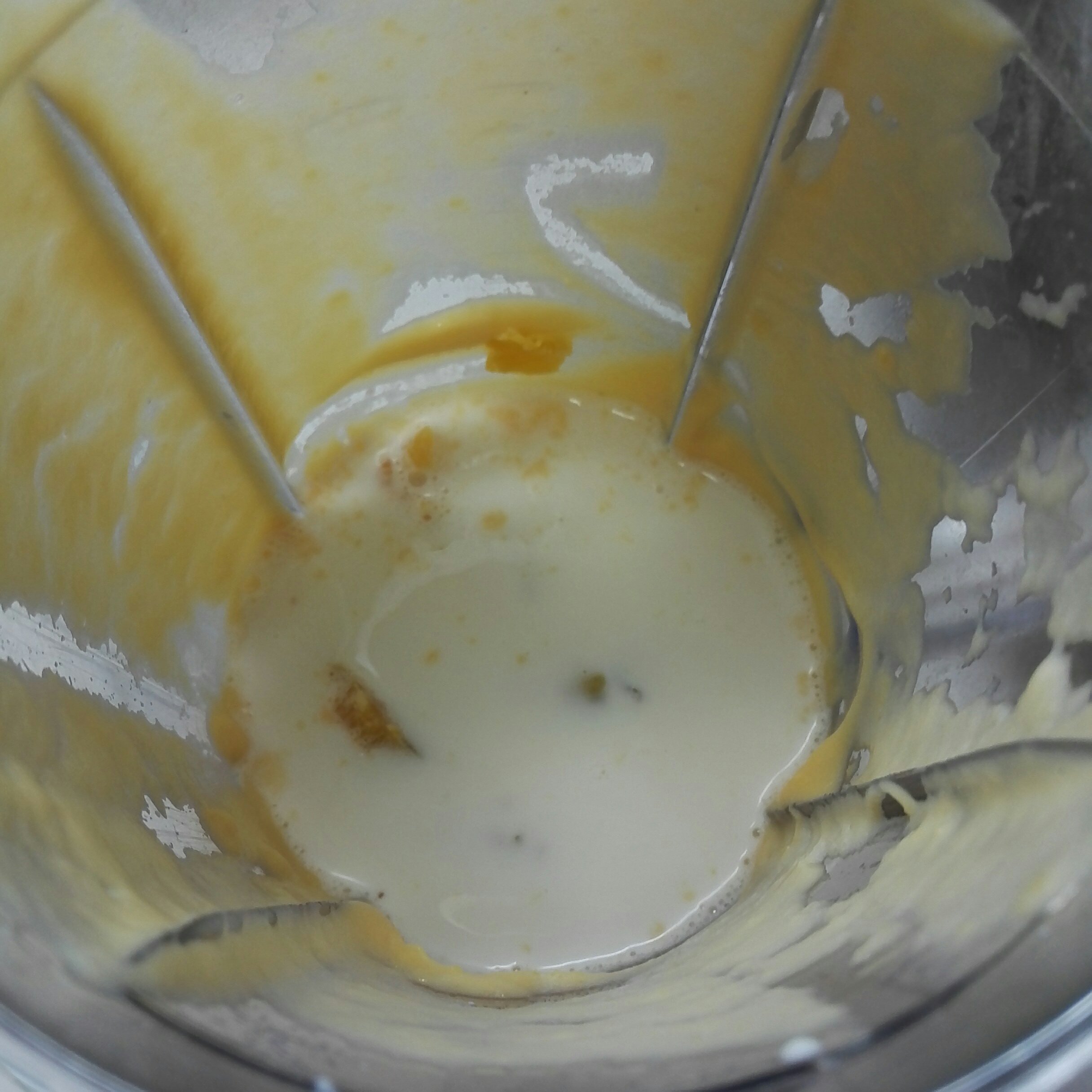 红薯牛奶芝麻饼的做法 步骤2
