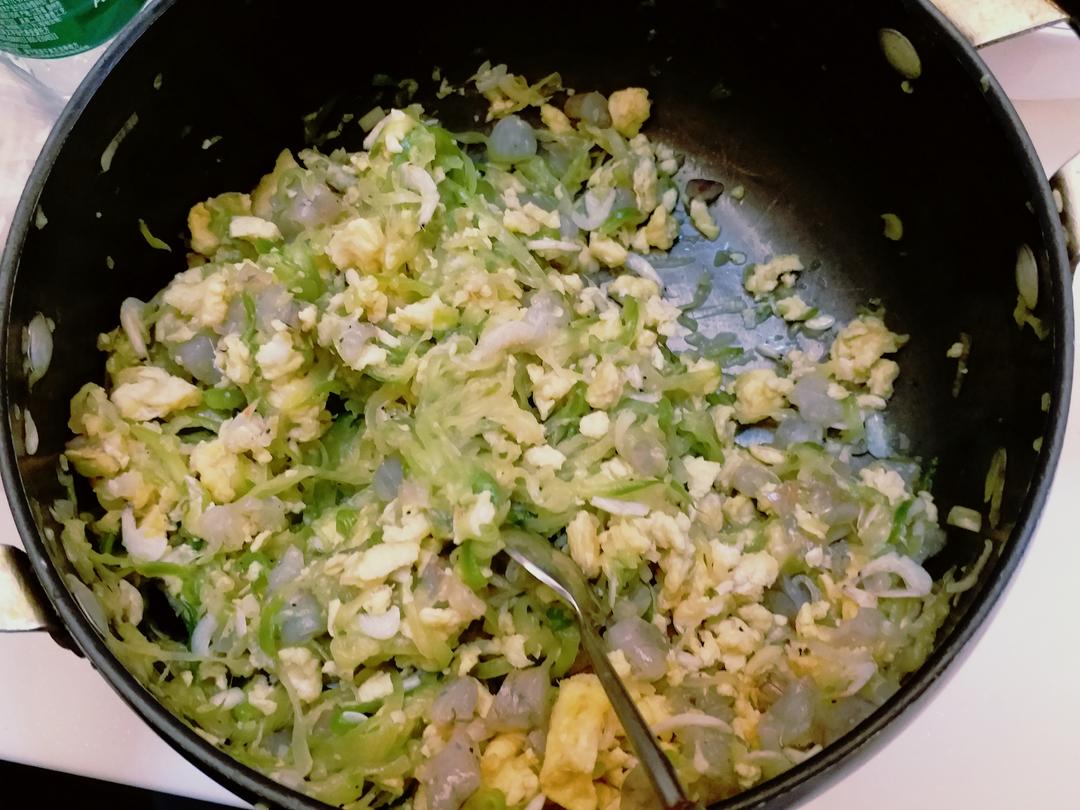 西葫芦鸡蛋虾仁三鲜饺子