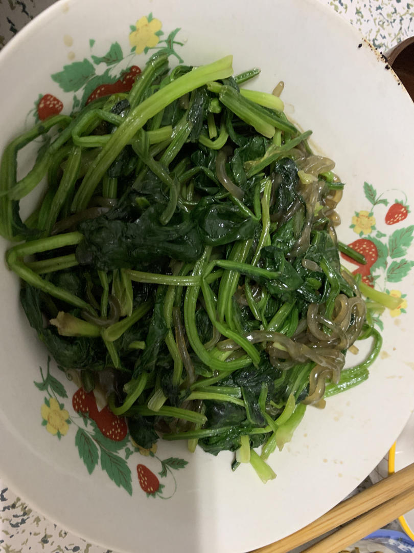 菠菜炒粉丝