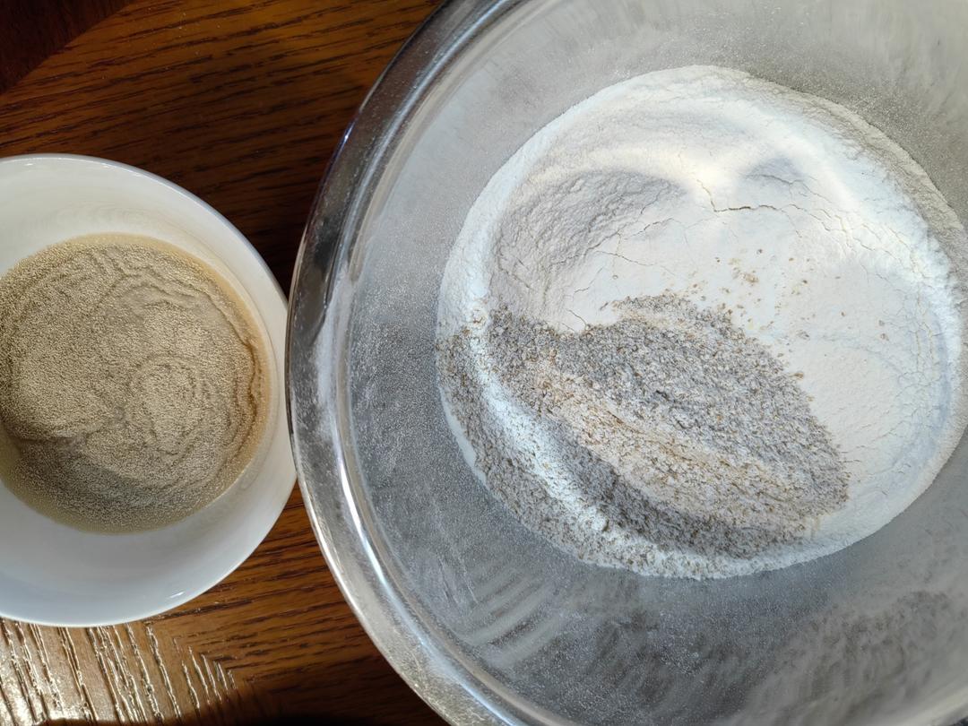 纯奶手撕吐司的做法 步骤1