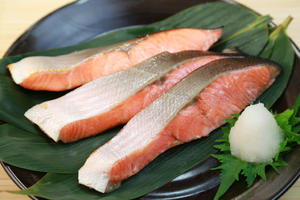 增肌减脂之发芽米焗烤鲑鱼的做法 步骤1