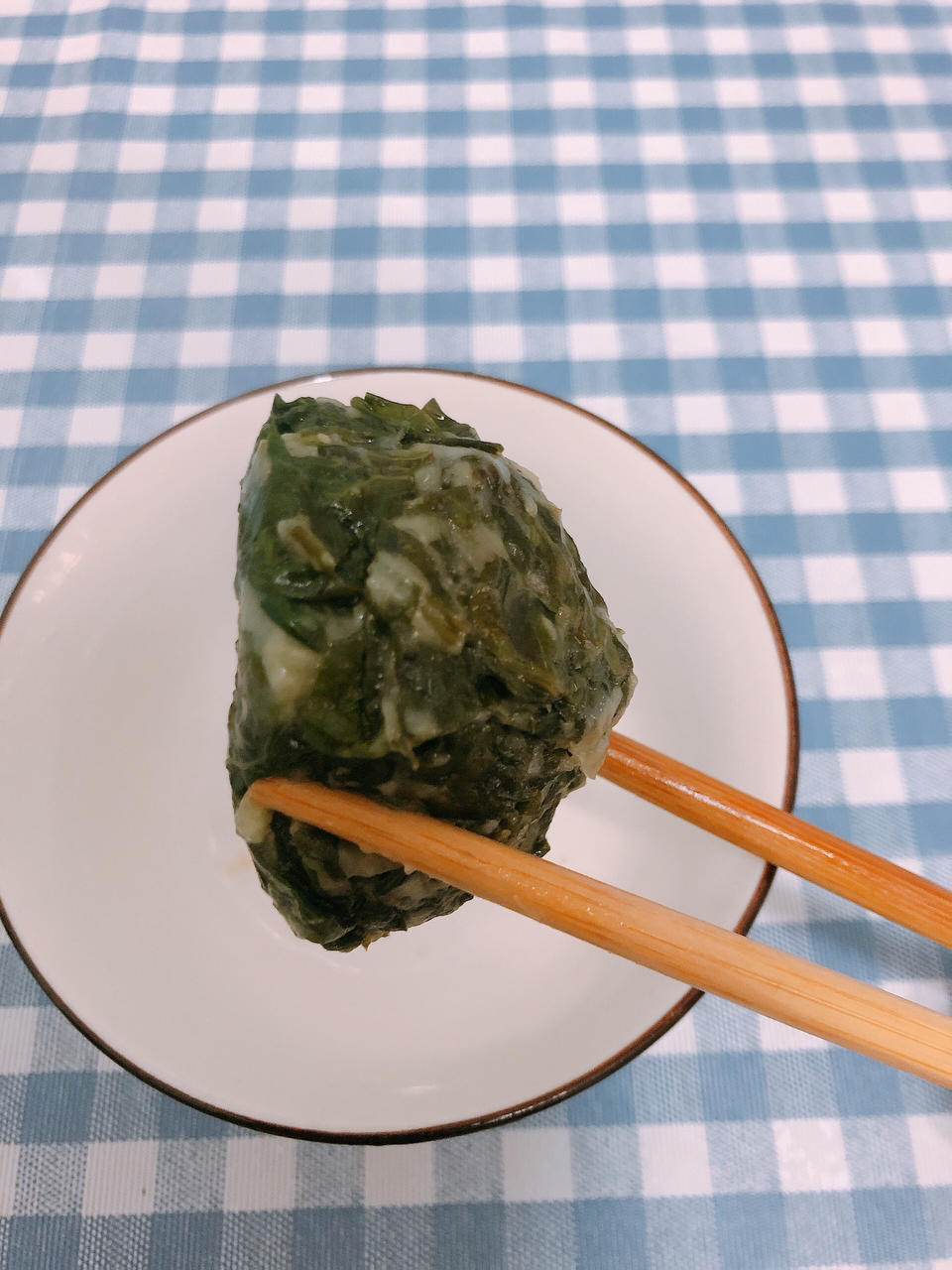忆苦思甜 红薯叶窝窝头