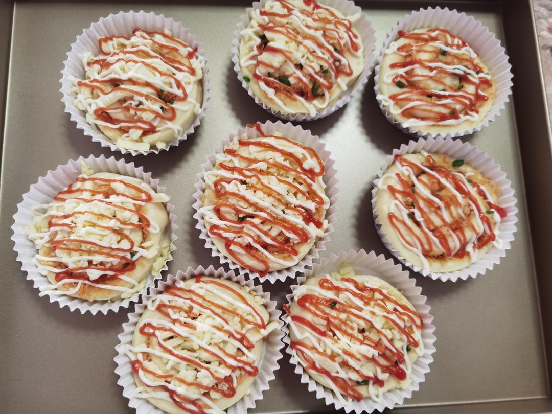 沙拉肉松面包🧀🍅🥗