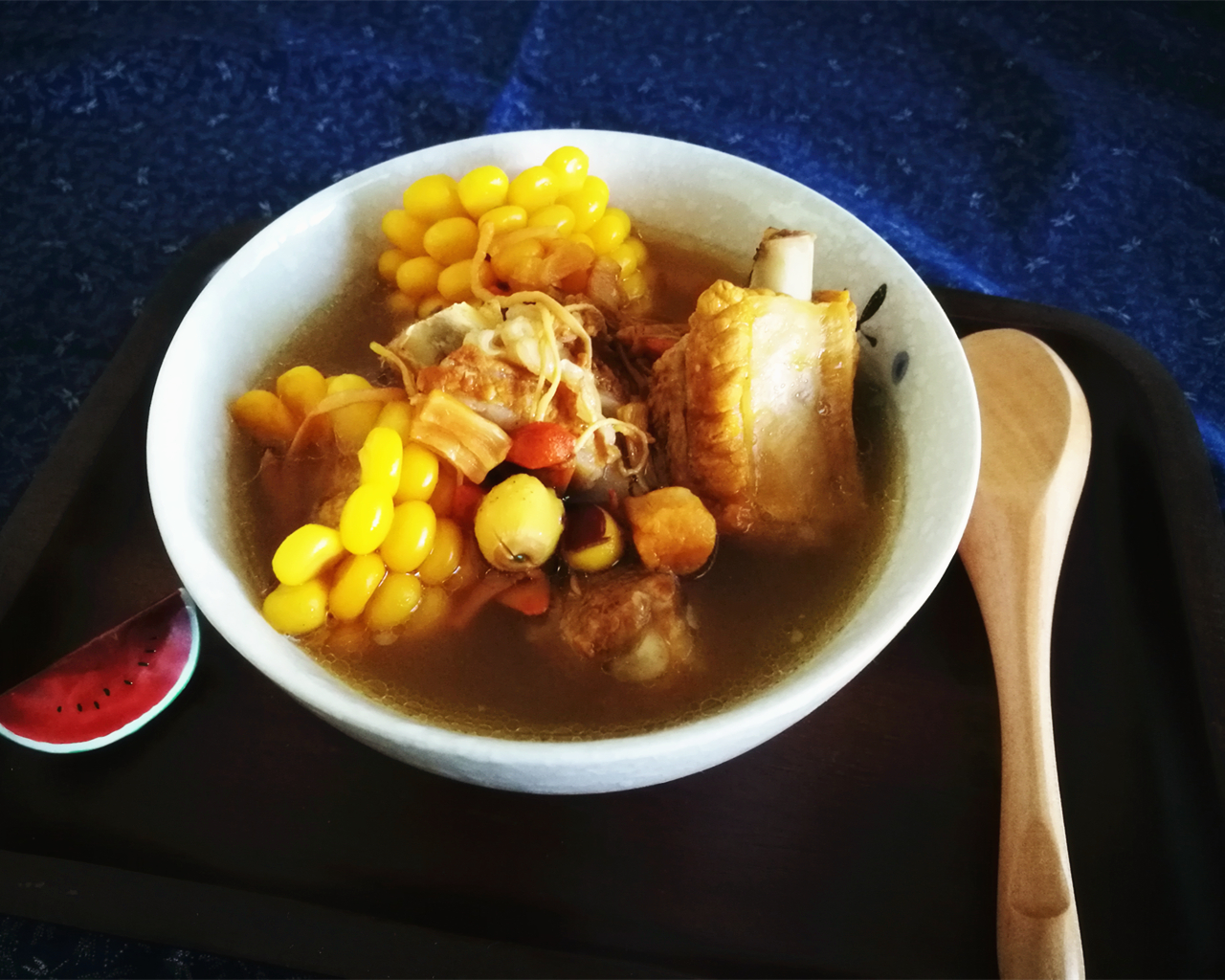 任性厨房丨虫草花干贝玉米排骨汤的做法