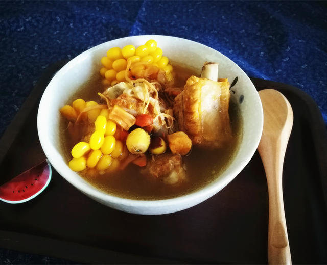 任性厨房丨虫草花干贝玉米排骨汤的做法