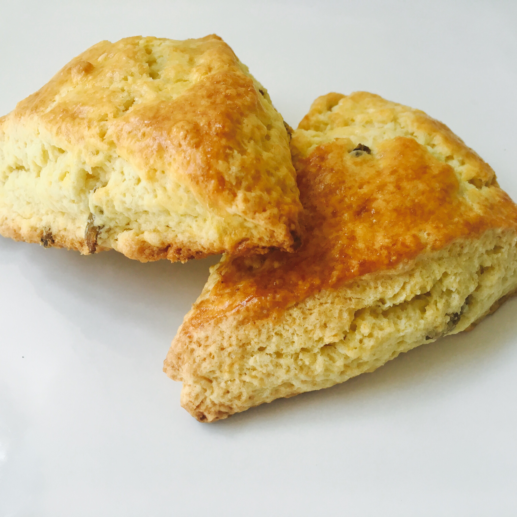 j_ch3n做的英式葡萄干scone(司康饼)