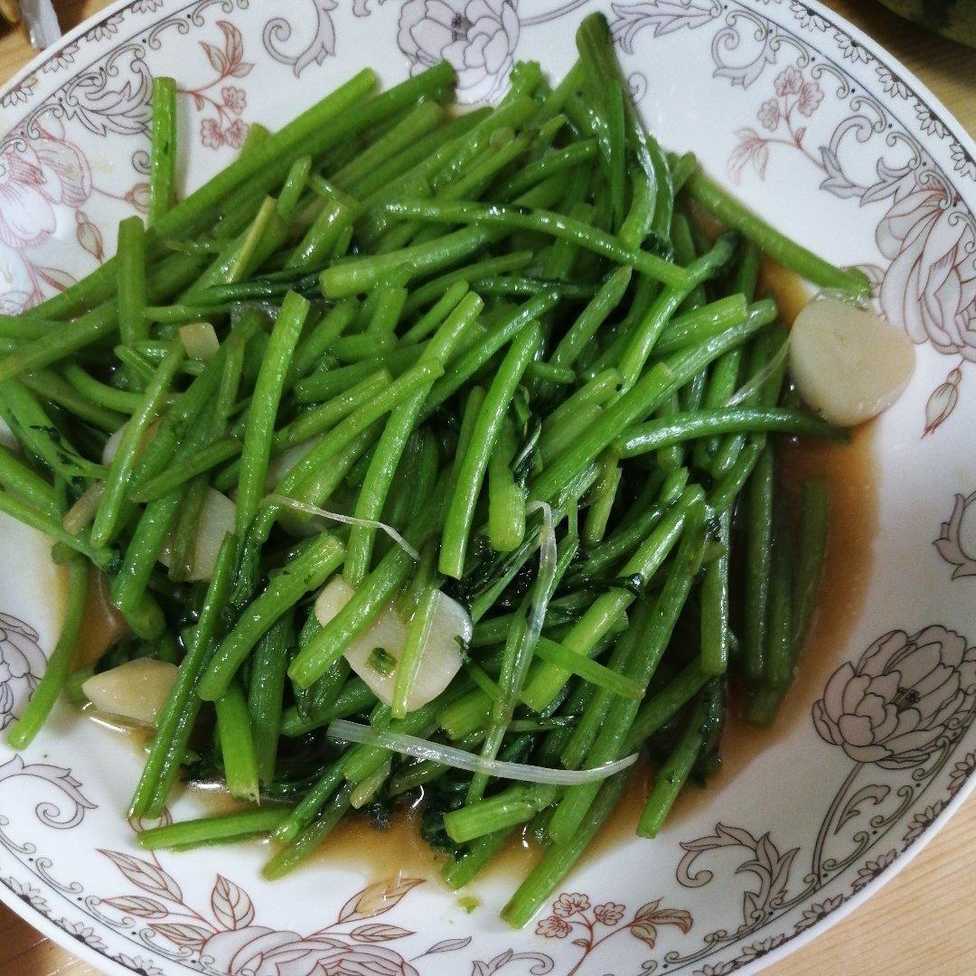 蒜蓉蒿子杆