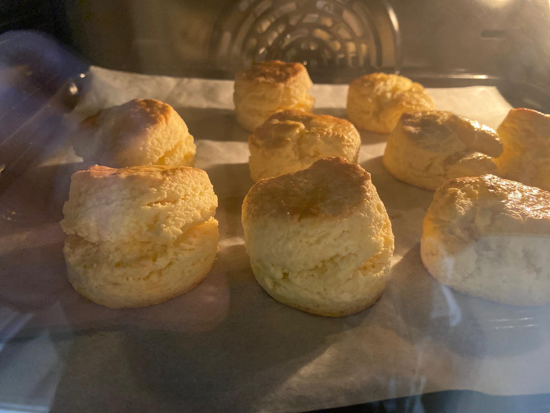 完美裂纹～百分百成功的超好吃奶香司康（禁止搬运）