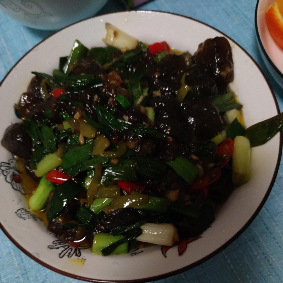 蒜香浓郁的炒凉粉😋