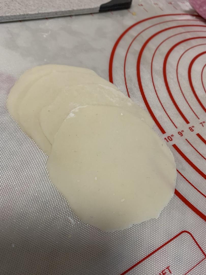 頭露教你面团怎么揉？？饺子皮怎么擀？