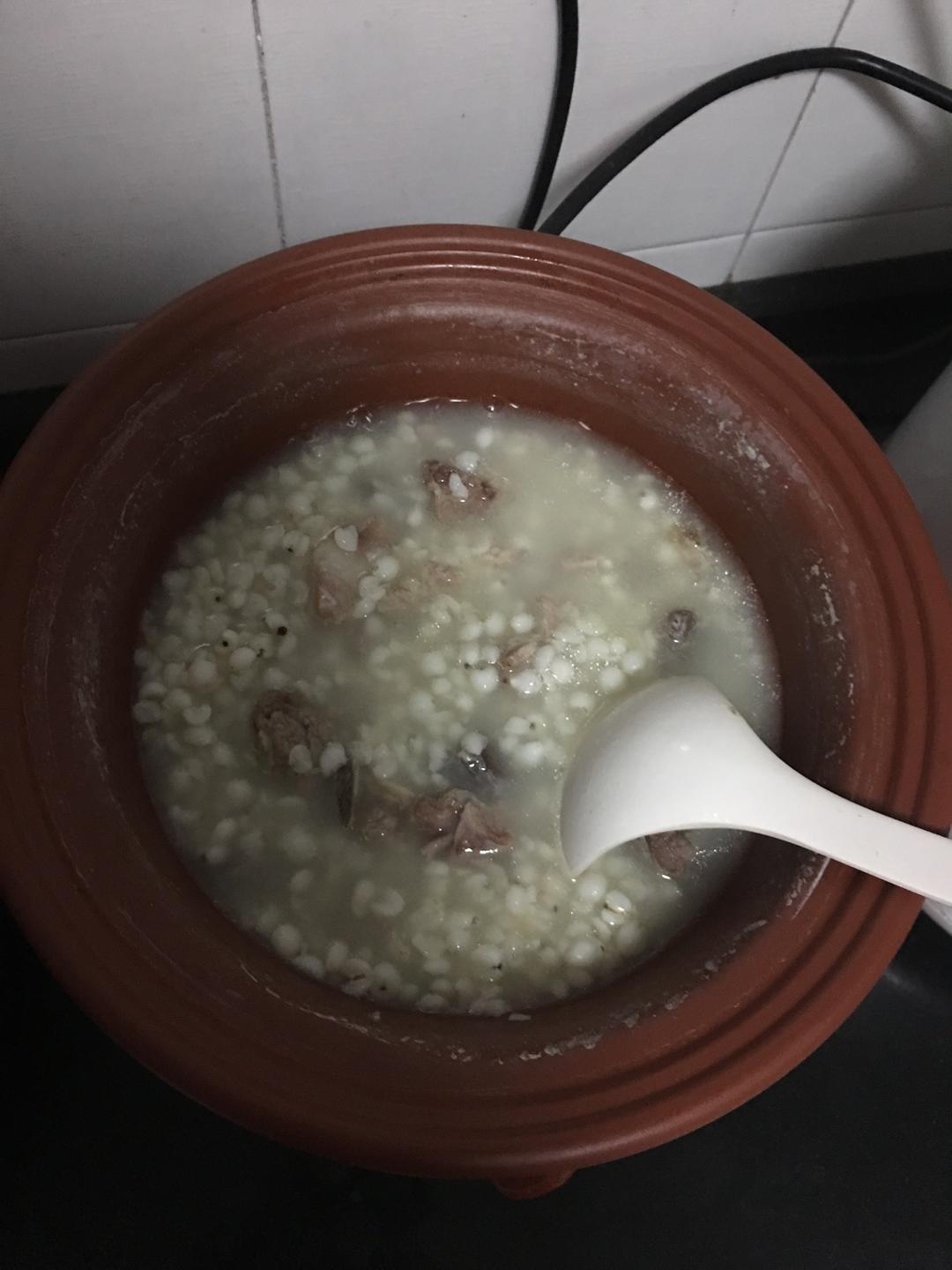 薏米排骨汤的做法