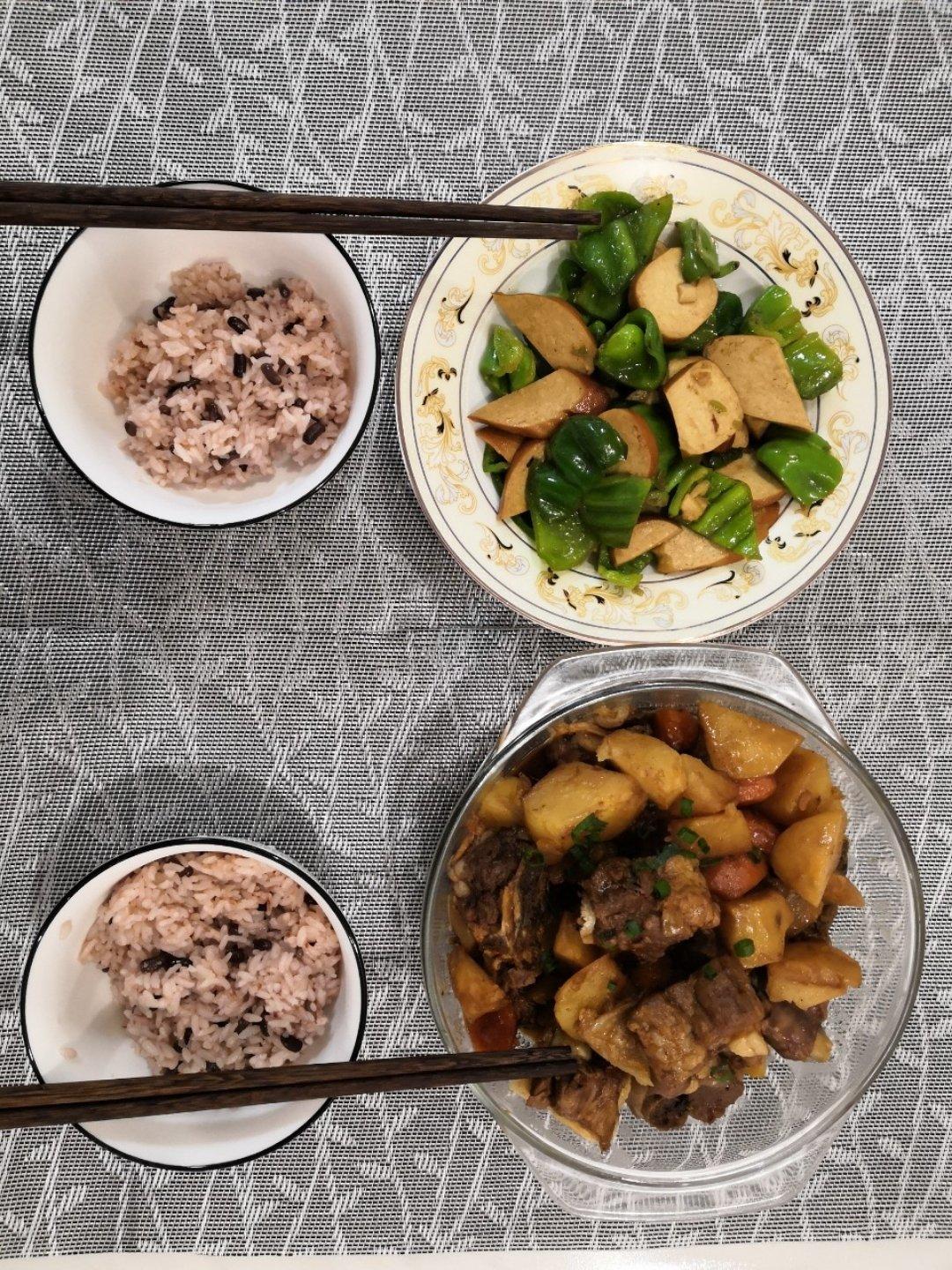 胡萝卜土豆炖排骨