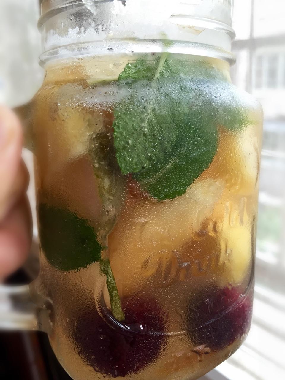 夏日清凉桃子汽水