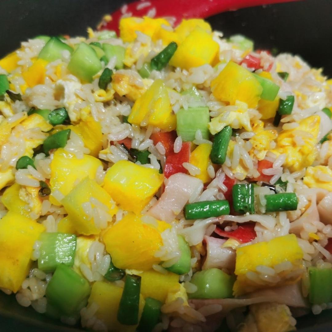 虾仁菠萝炒饭